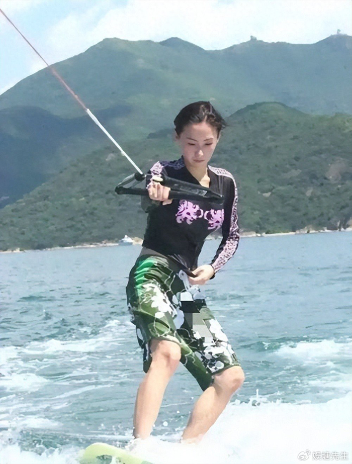 46岁张柏芝冲浪刷屏：真正的女人底气，从不是婚姻结局，图片 1